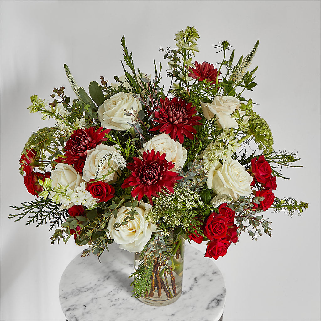 Favorite Traditions Bouquet – Talia Flowers, Ottawa ON