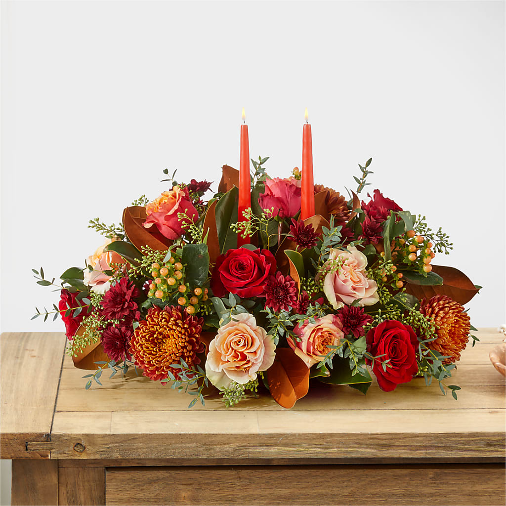 Gather Near Centerpiece – Talia Flowers, Ottawa ON