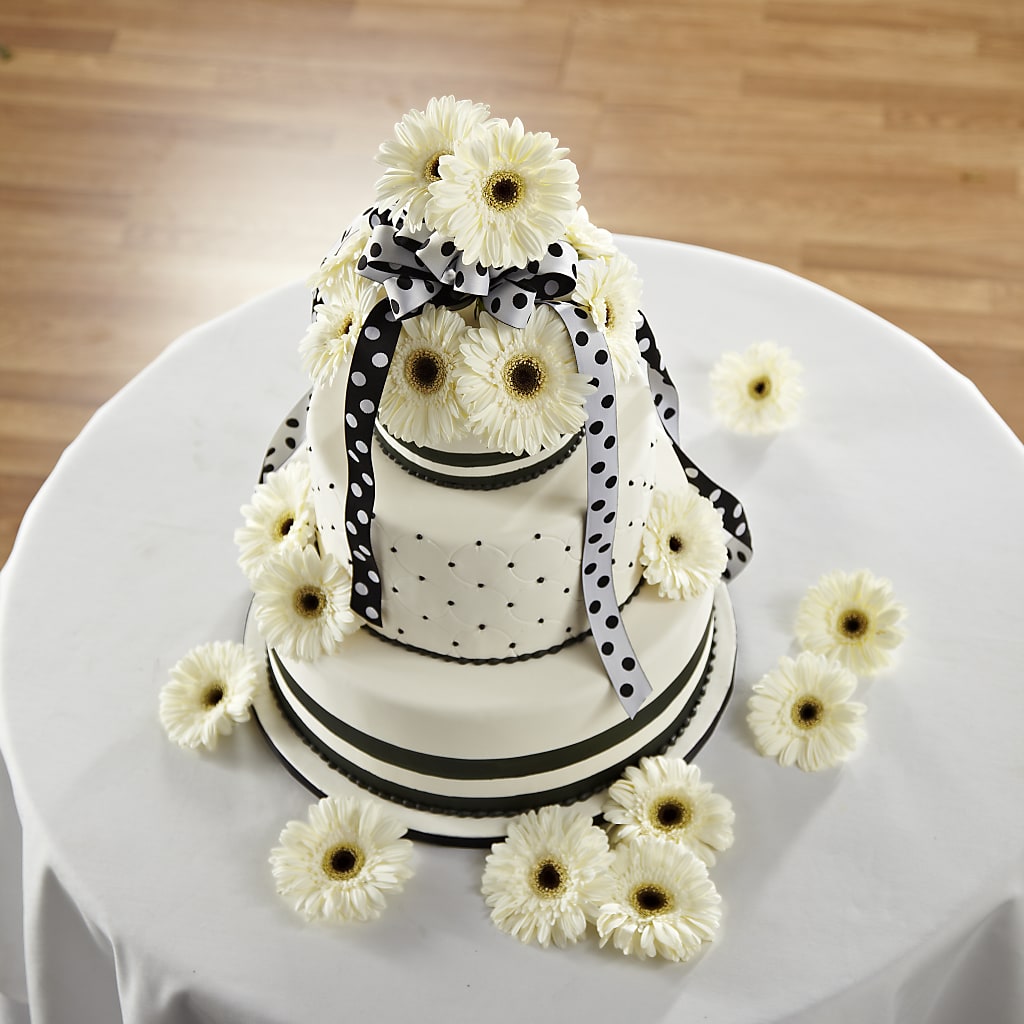 Simple Sophistication Cake Décor – Talia Flowers, Ottawa ON