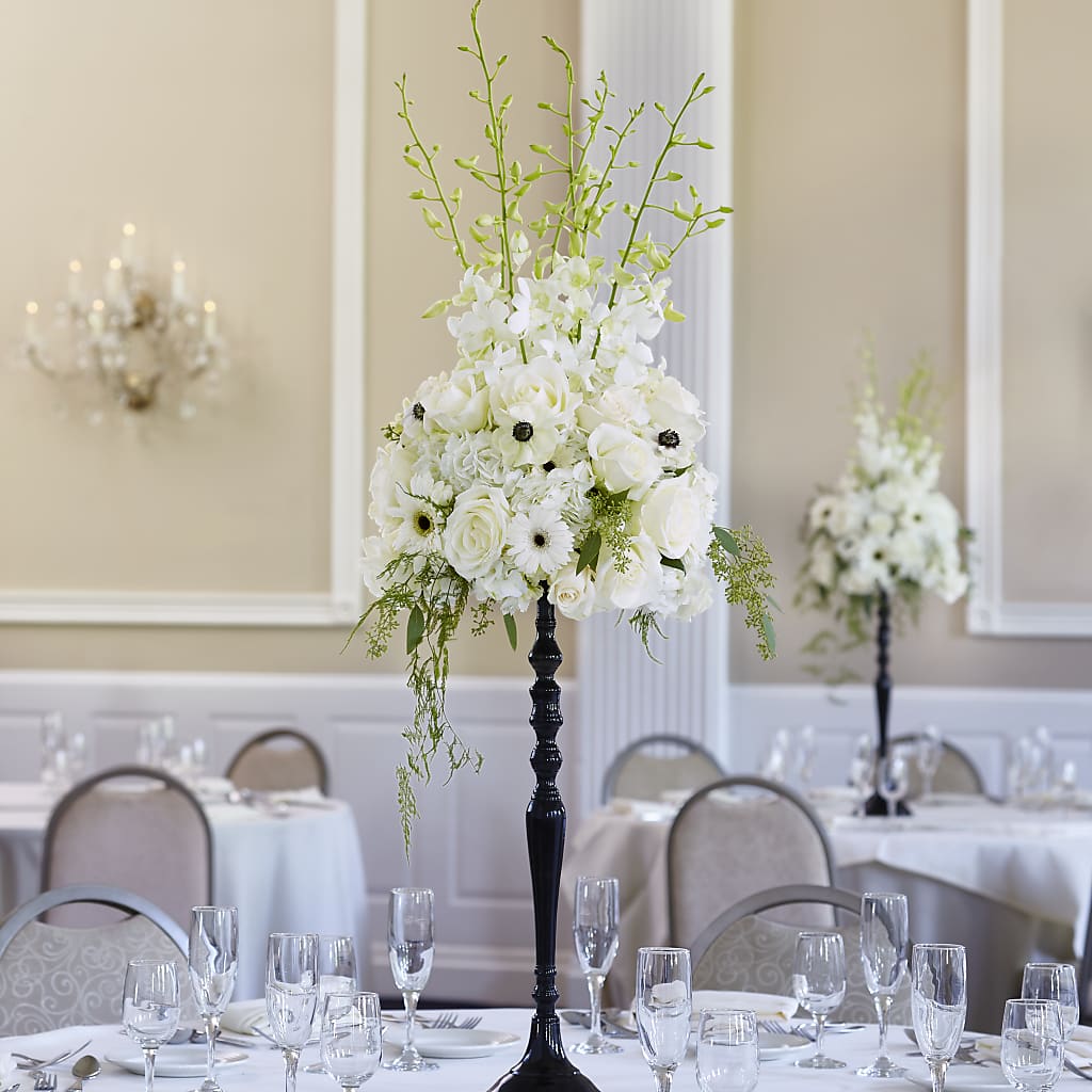 Regency Centerpiece – Talia Flowers, Ottawa ON