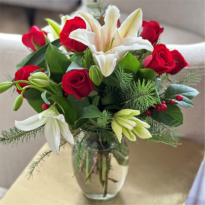 Sparkling Snowflakes Bouquet –  Talia Flowers, Ottawa ON