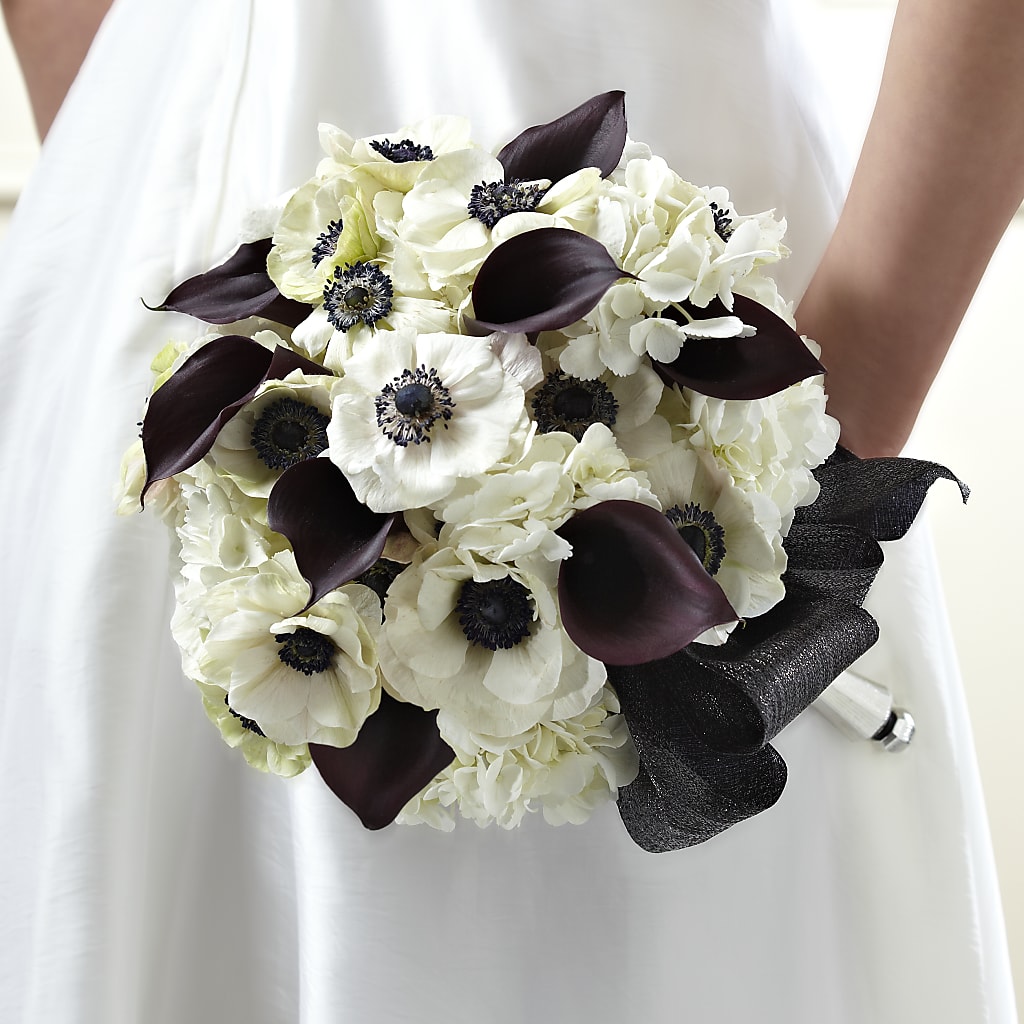 To Have and To Hold Bouquet –  Talia Flowers, Ottawa ON