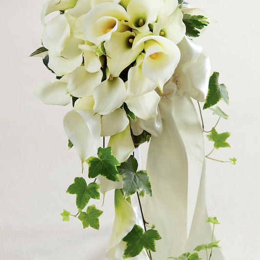 White Chapel Bouquet –  Talia Flowers, Ottawa ON